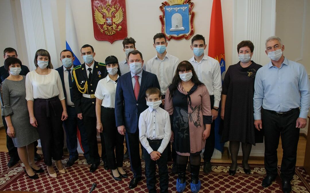 Десять юных тамбовчан удостоены наград за мужество Алексея Бучнева